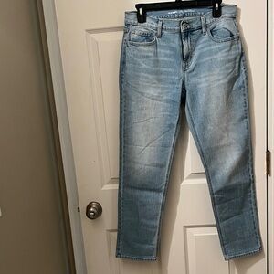 Old Navy“Wow Boyfriend” mid rise short in Light Blue